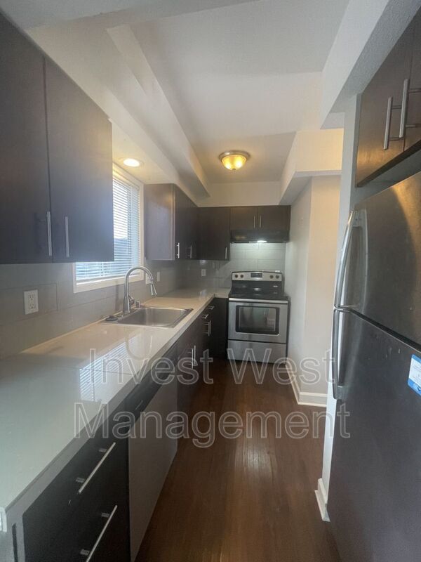 Foto del edificio - 3005 E 20th St