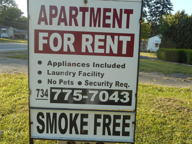 Foto del edificio - 26658 W Huron River Dr