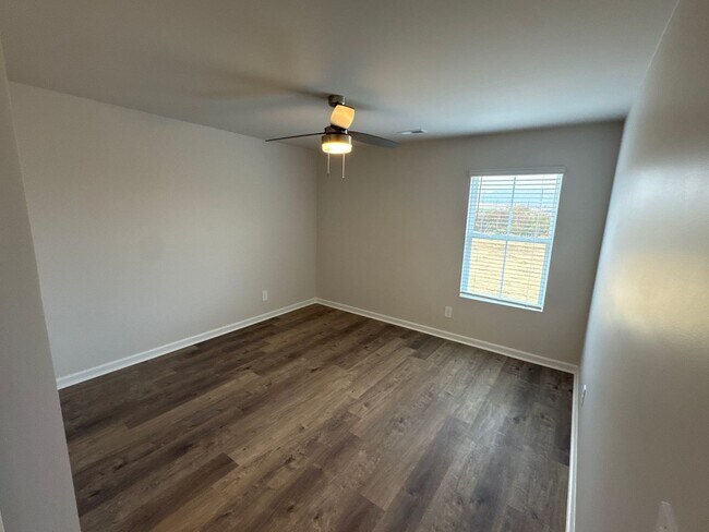Foto del edificio - **March Rent FREE** Brand New Four Bedroom | Two Bathroom Home in Cullman