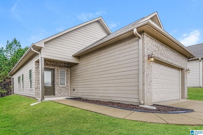 Building Photo - 915 Maple Trce