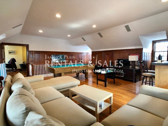 Building Photo - 480 Jamaicaway