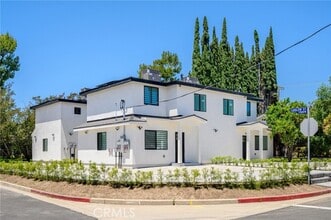 Building Photo - 11047 Yarmouth Ave