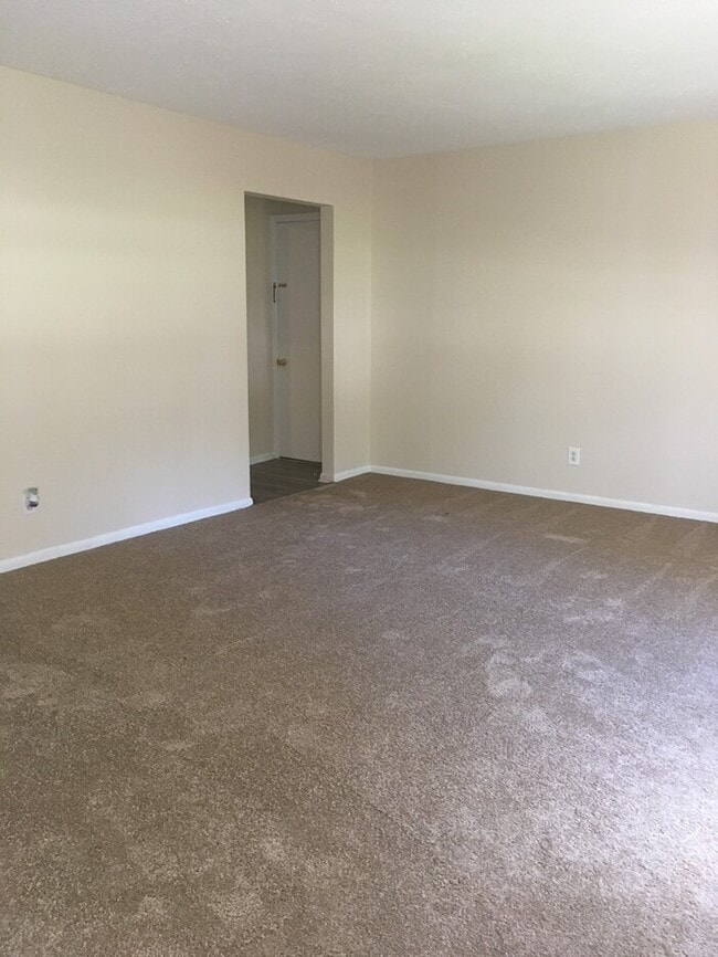 Building Photo - 3351 Hi-Wood Stow Ohio- 3 Bedroom 1/2 bath