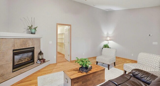 Foto del edificio - 5100 W Golden Ave