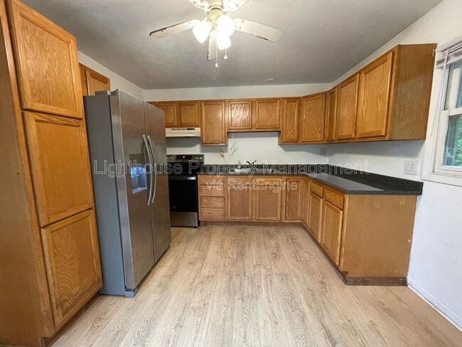 Building Photo - 4211 Beechmount Ave