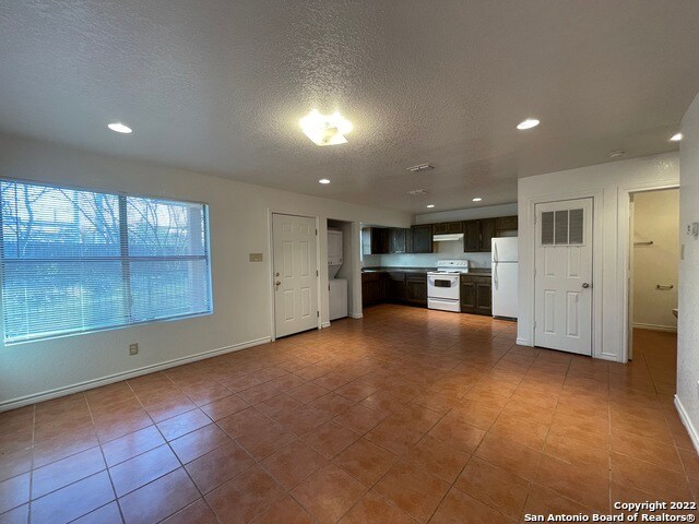 Building Photo - 1721 Quintana Rd