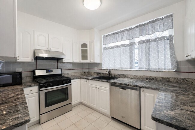 Foto del edificio - 68-51-68-53 Clyde St