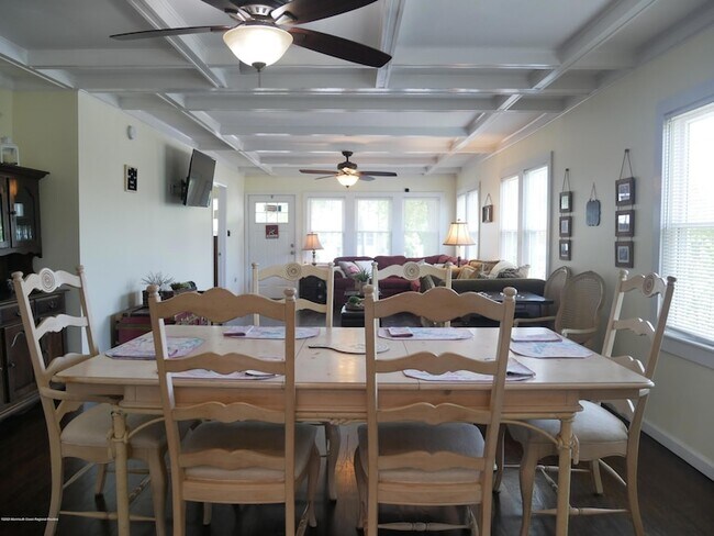 Foto del edificio - 319 Arnold Ave