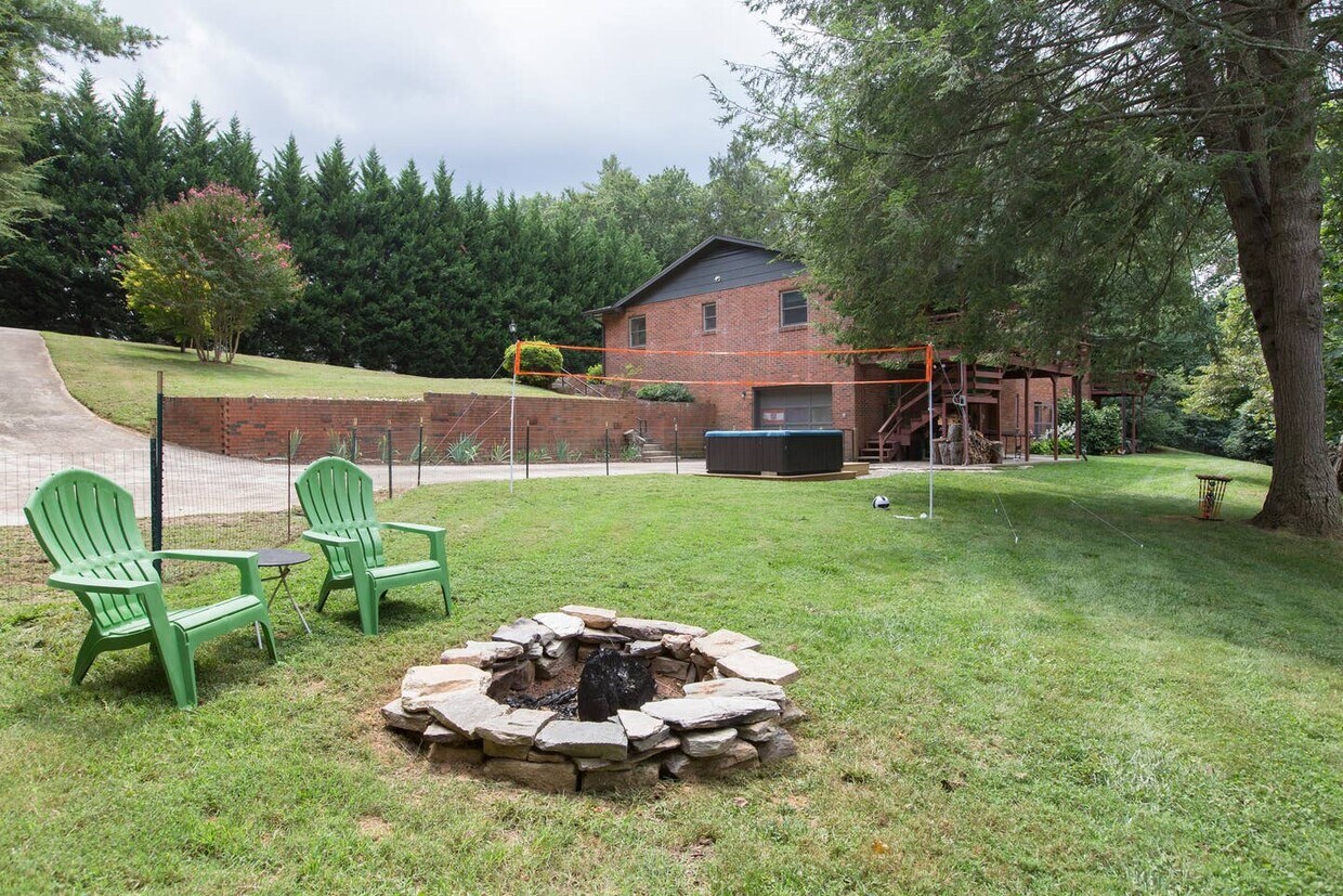 Primary Photo - 25 Oakdale Dr