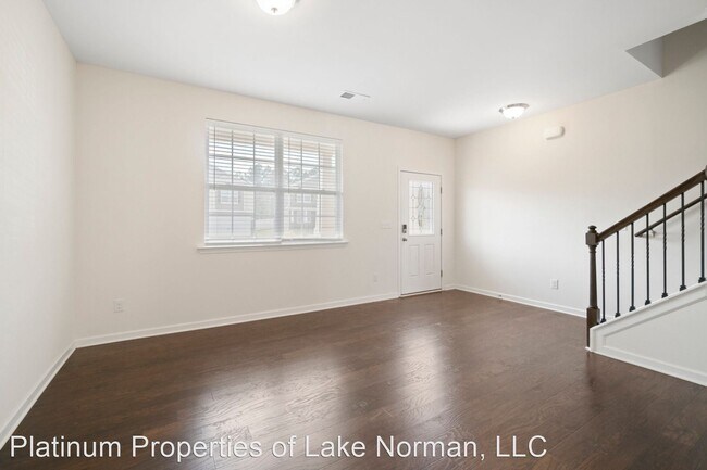 Building Photo - 4 br, 2.5 bath House - 152 Atwater Landing...