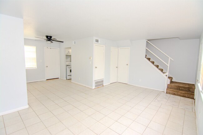Building Photo - 9706 Farragut St