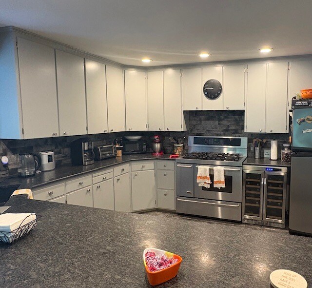 Cocina - 200 Blackstone Ave