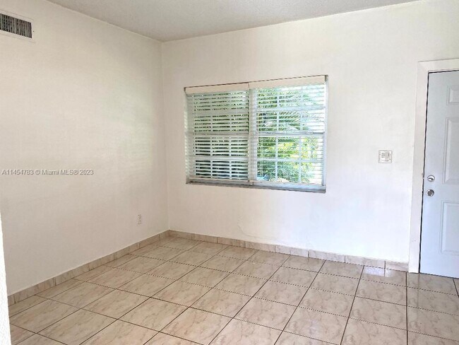 Foto del edificio - 5321 SW 67th Ave