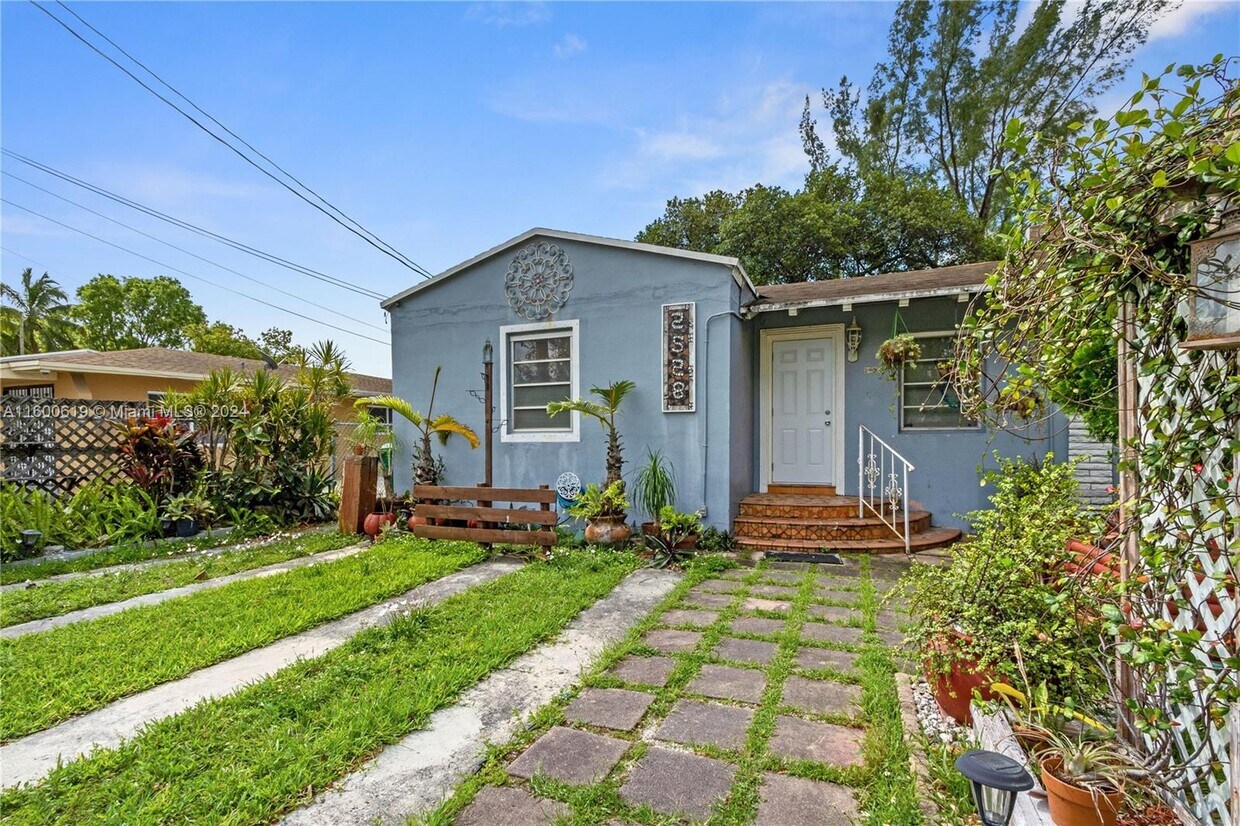Primary Photo - 2528 NW 29th St