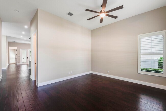 Foto del edificio - 13260 Alton Rd