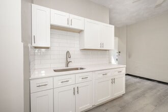 Building Photo - 475 Riddle Rd