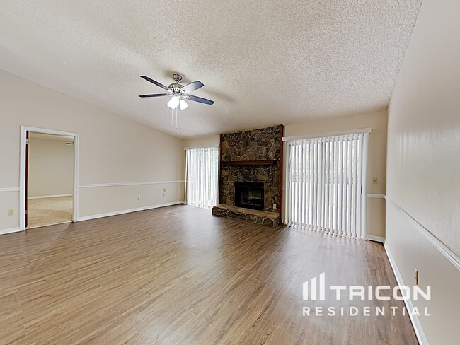 Building Photo - 106 Heather Ln Dr