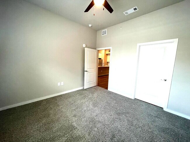 Building Photo - 1325 Choate Pkwy