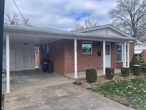 Building Photo - 2005 Vine St