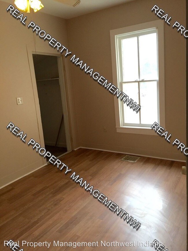 933 E Joliet St, Crown Point, IN 46307 House Rental in Crown Point