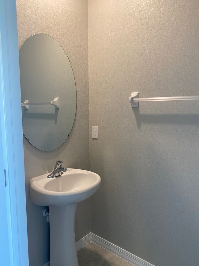 Building Photo - 7504 Samuel Ivy Dr