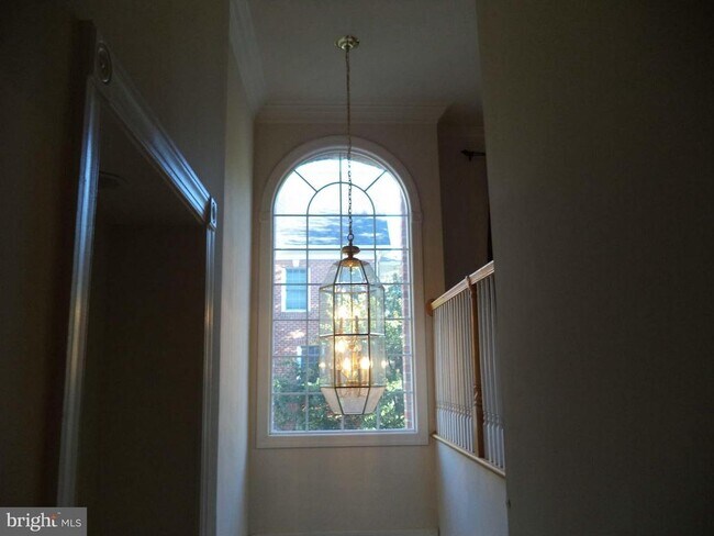 Foto del edificio - 6812 Rigby Ln