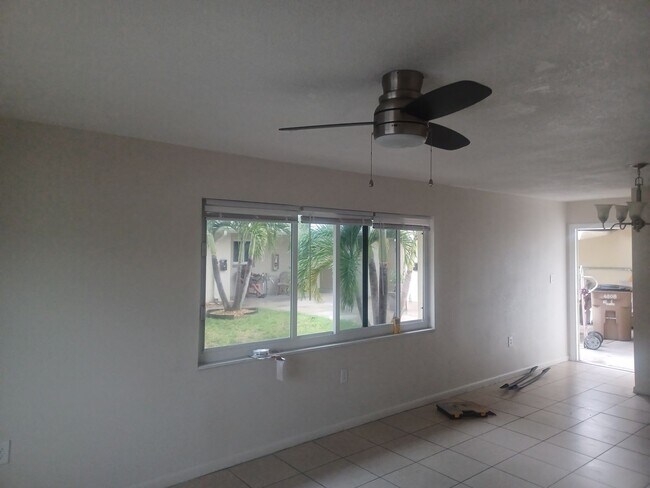 Foto del edificio - 4808 Lucaya Dr