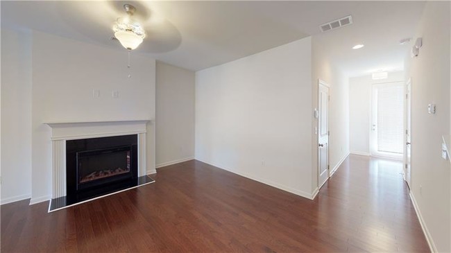 Building Photo - 4918 Longview Walk