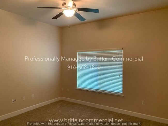 Building Photo - Luxury Condo, 2 Car Garage, Gated Communit...