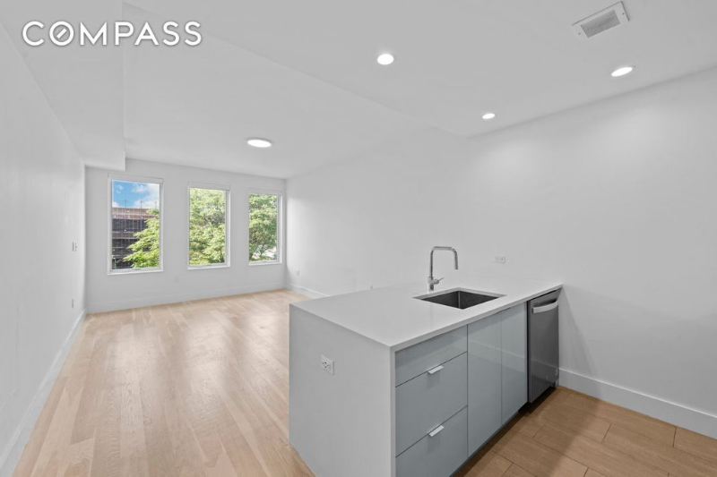 Foto principal - 195 Clarkson Ave