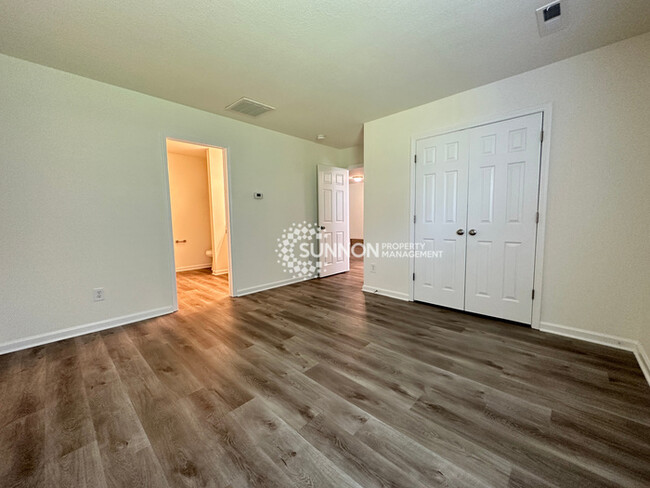 Building Photo - Beautifully Remodeled 4 BR