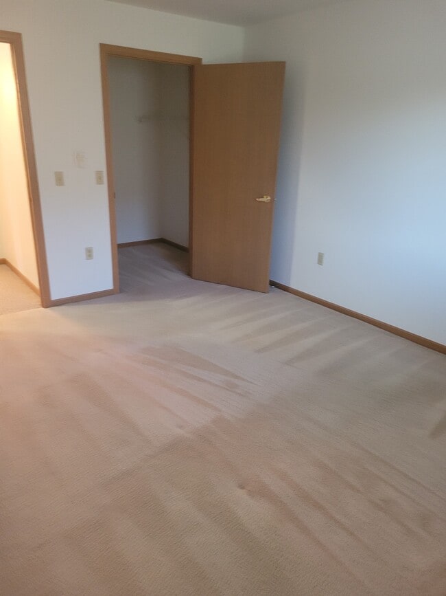 bedroom 1 - 1733 Dayton St