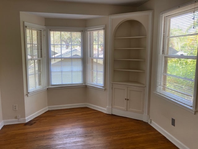 Living Room - 1139 Bay St NE