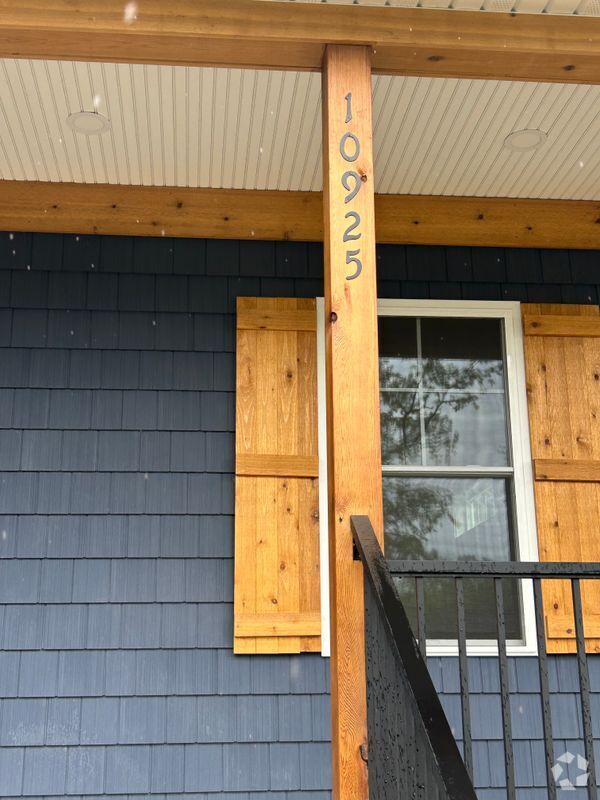 Building Photo - 10925 Antrim Ct