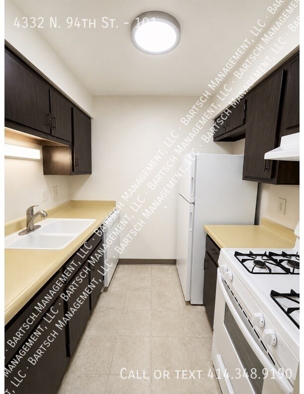 Foto del edificio - 4332 N 94th St