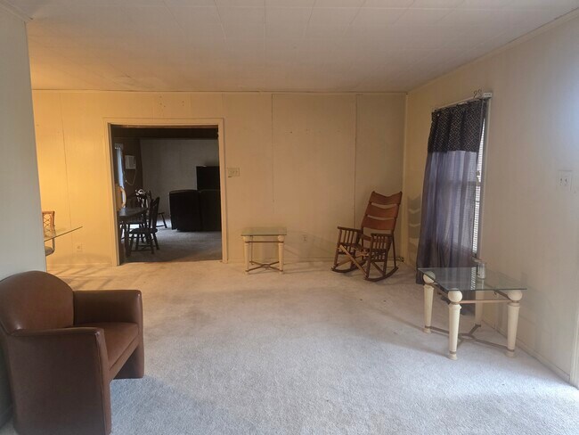 Foto del edificio - 3251 W Woodlawn Ave