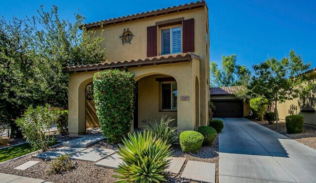 Fachada de la casa/entrada principal - 280 E Indigo Dr