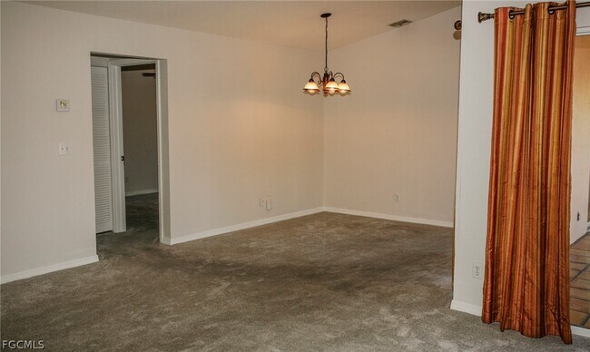 Foto del edificio - 732 Woodshire Ln