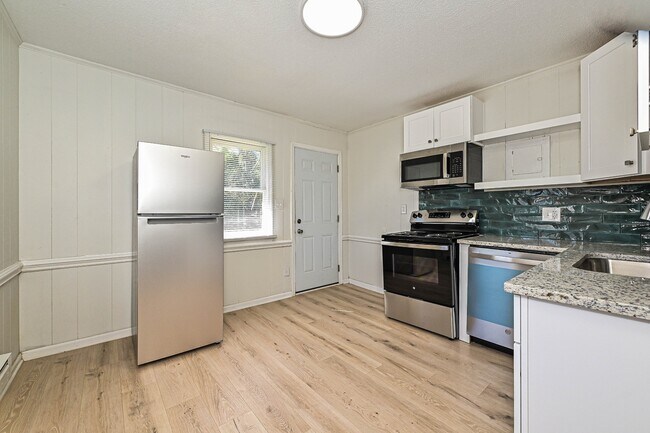 Foto del edificio - 306 E Hudson St