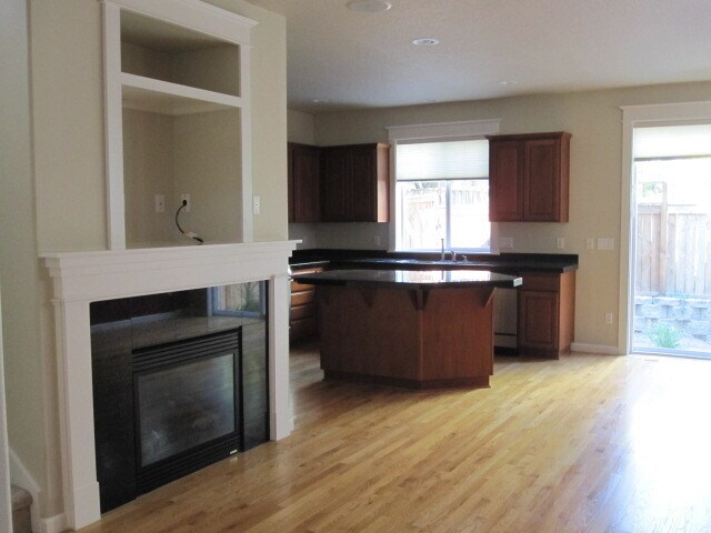 Foto del edificio - Beautifully updated home in great West Lin...