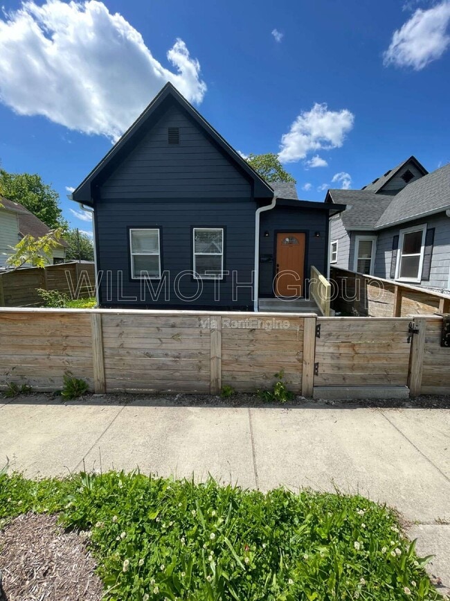 Building Photo - 1126 Villa Ave