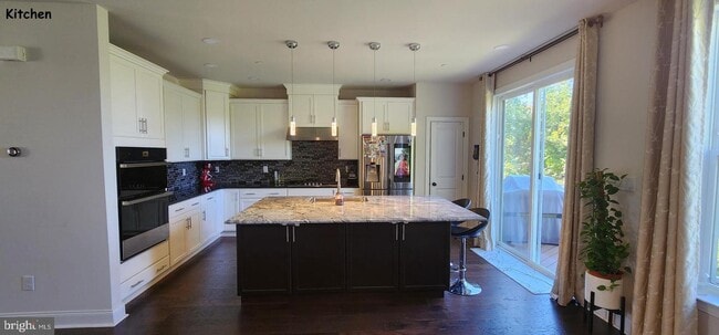 Building Photo - 33 Lila Ln