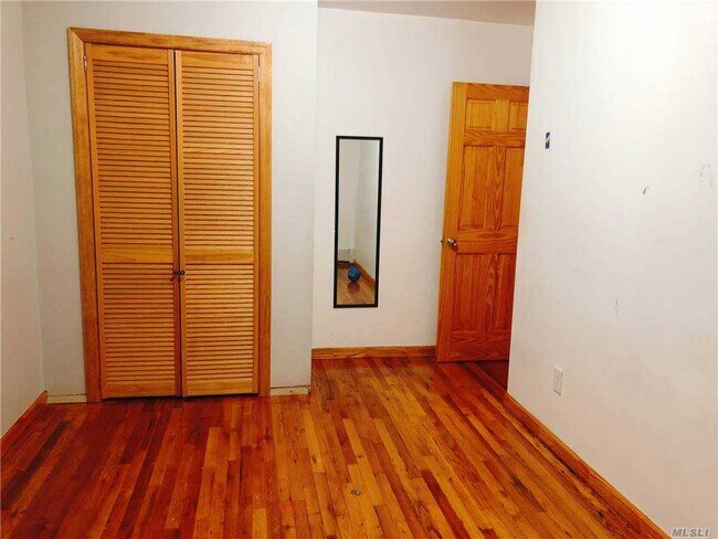 Foto del edificio - 108-21-108-48 48th Ave