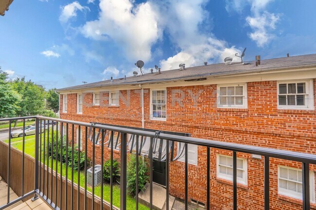 Building Photo - 4148 Grassmere Ln