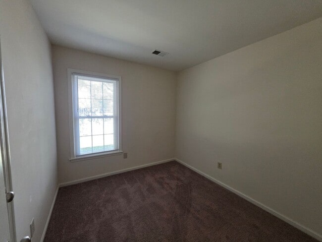 Foto del edificio - Move In Ready 3 Bedroom Ranch!