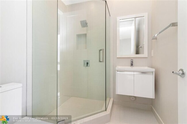 Foto del edificio - 6302 NW 104th Path