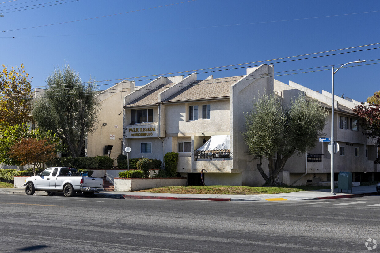 7631-7651 Reseda Blvd - Park Reseda Condominiums