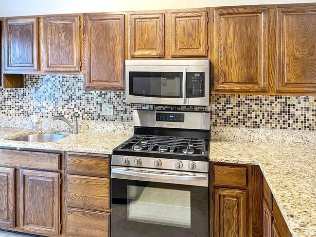 Building Photo - 12044 Cardamom Dr