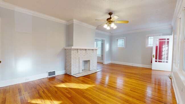Foto del edificio - 1633 Grace Ave