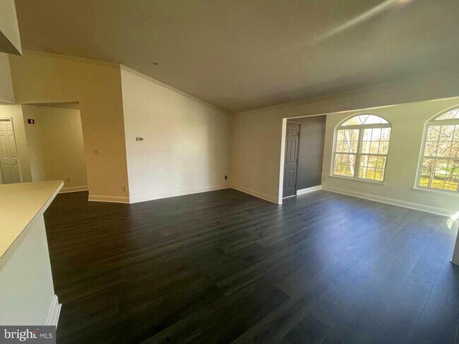 Building Photo - 6602 Thackwell Way